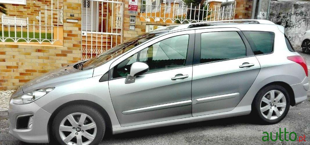 2013' Peugeot 308 Sw photo #2