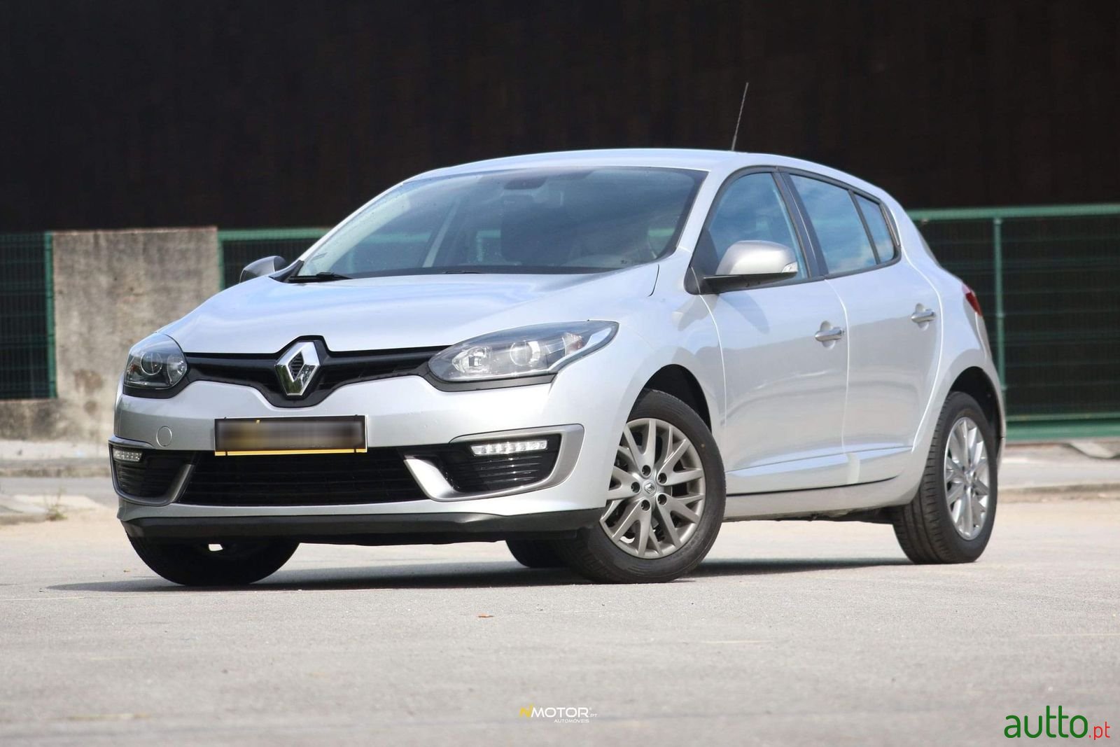 2014' Renault Megane photo #1