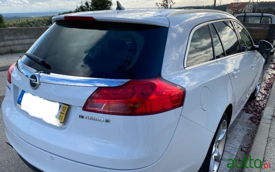 2012' Opel Insignia Sports Tourer photo #1