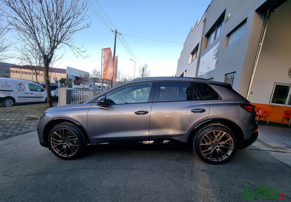 2021' Audi Q4 e-tron 40 photo #3