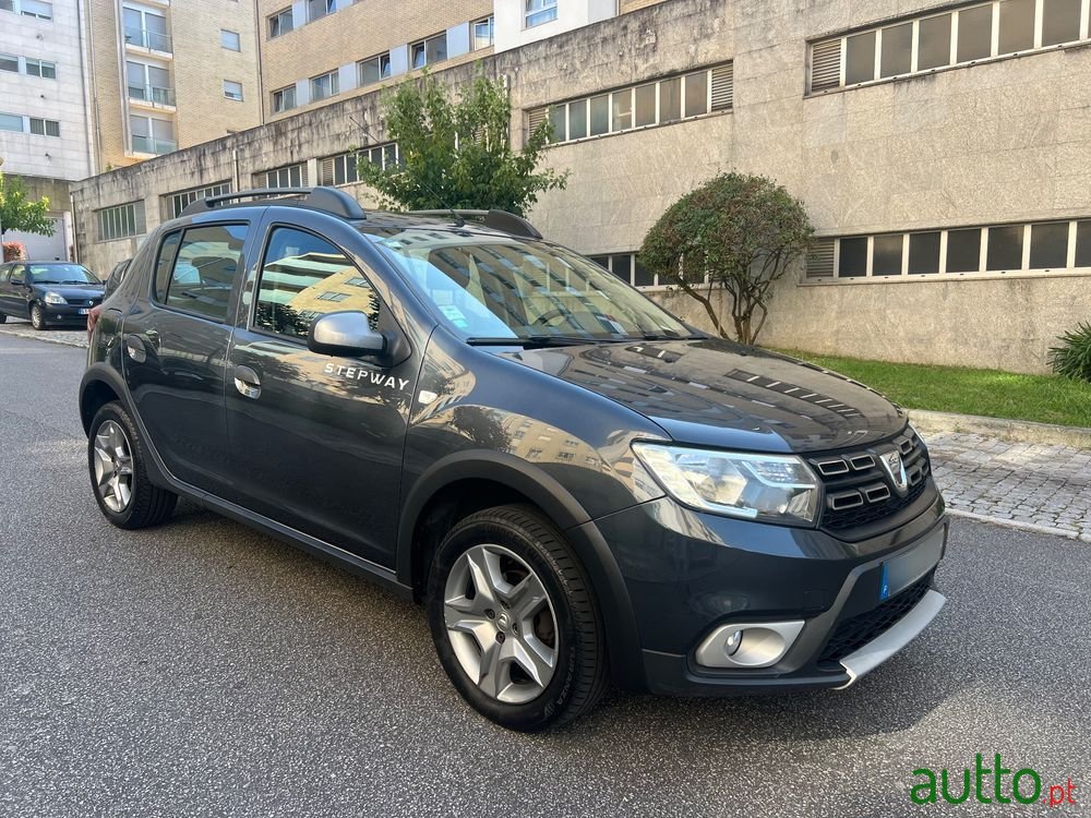 2017' Dacia Sandero photo #2