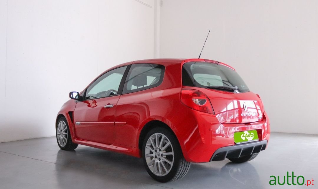 2006' Renault Clio Sport photo #3