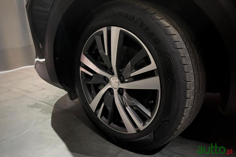 2022' Peugeot 3008 photo #4