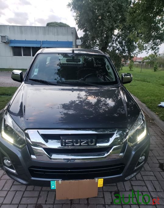 2017' Isuzu D-Max photo #1