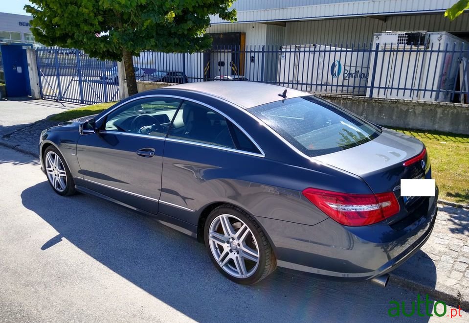 2012' Mercedes-Benz E-250 photo #4