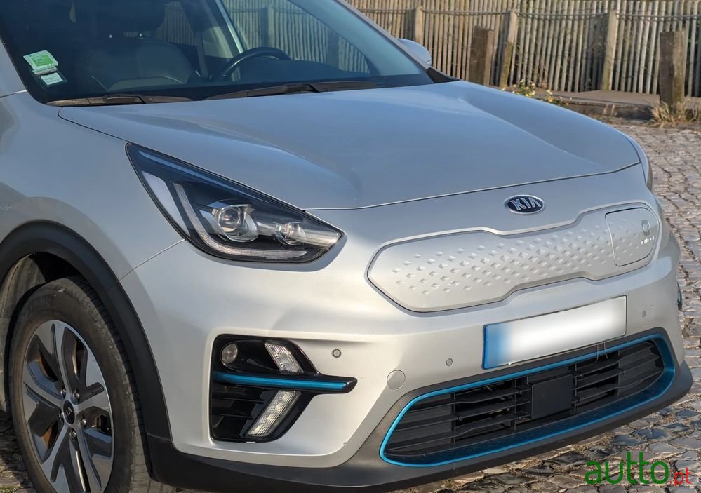 2020' Kia Niro photo #2