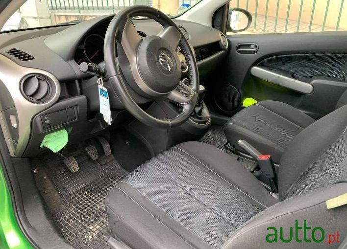 2010' Mazda 2 Comfort photo #2