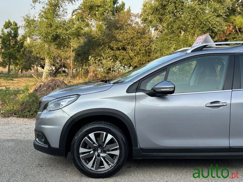 2019' Peugeot 2008 photo #4