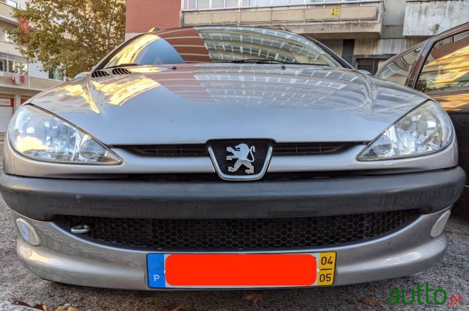 2004' Peugeot 206 Sw photo #2