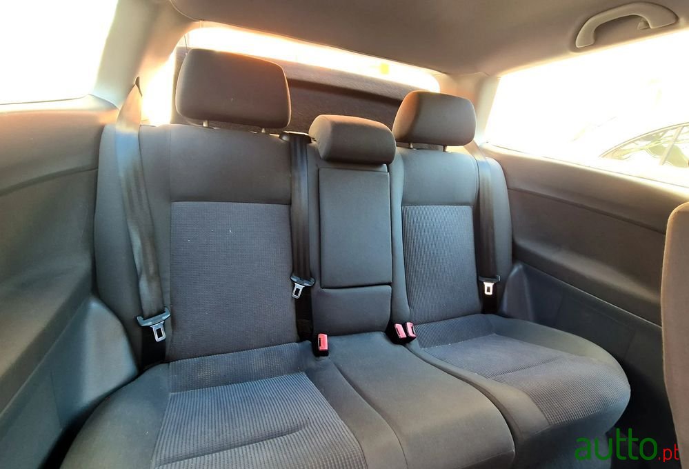 2003' Volkswagen Polo photo #4