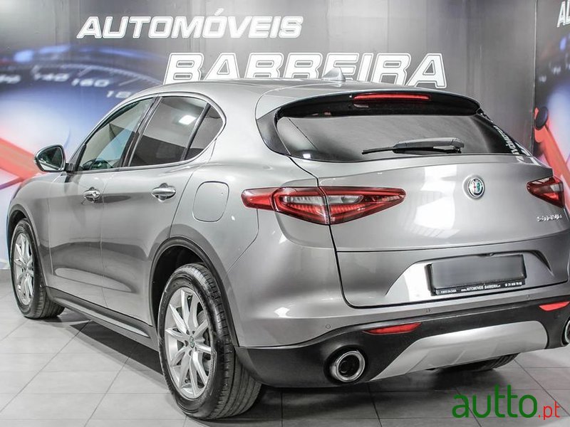 2017' Alfa Romeo Stelvio 2.2 D Super At8 photo #2