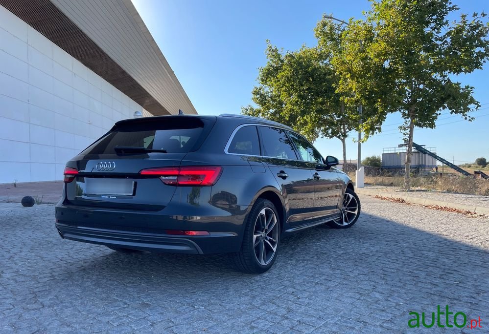 2017' Audi A4 Avant photo #4