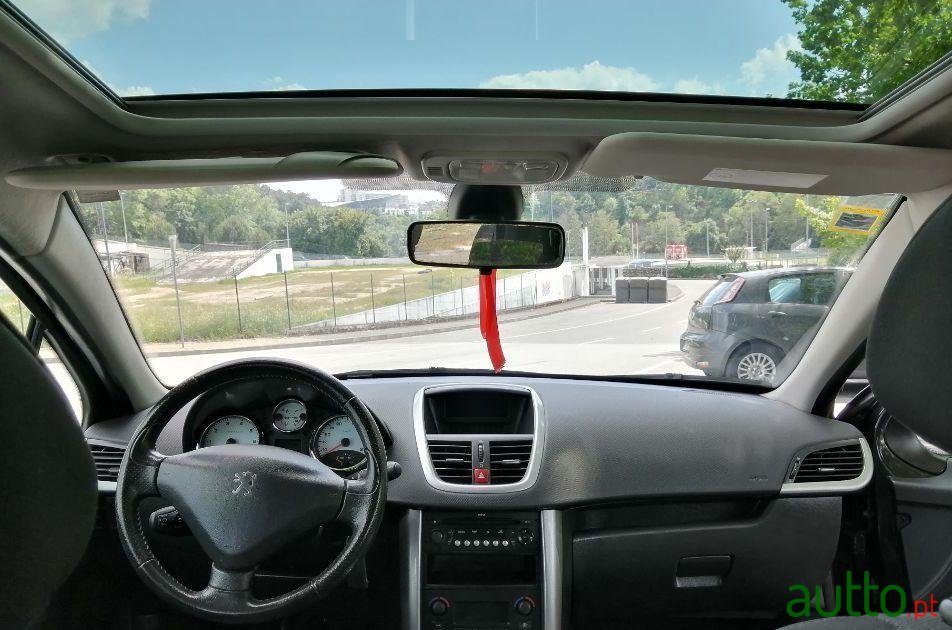 2008' Peugeot 207 Sw photo #4