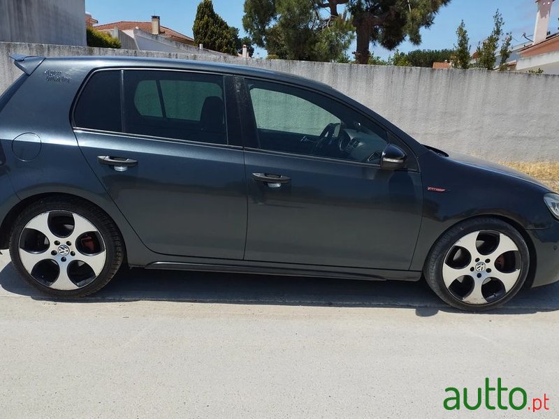 2010' Volkswagen Golf 2.0 Tsi Gti photo #2