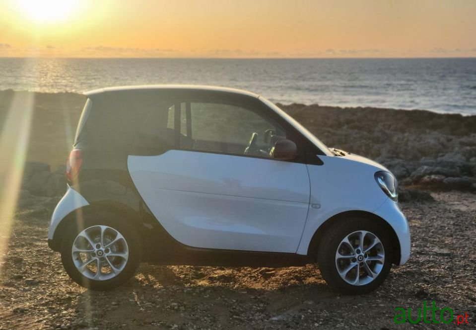 2017' Smart Fortwo photo #3