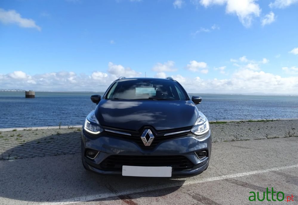 2018' Renault Clio Sport Tourer photo #4