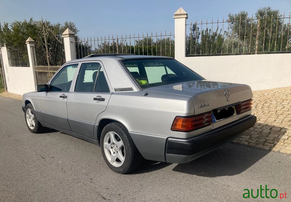 1992' Mercedes-Benz 190 D 2.5 Turbo photo #3