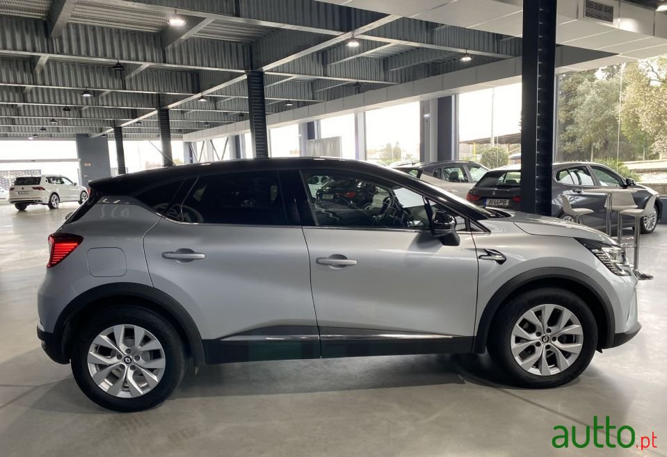 2021' Renault Captur photo #5