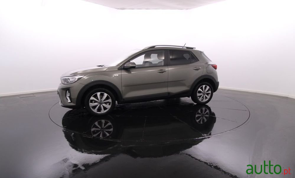 2023' Kia Stonic 1.2 Dynamic photo #2