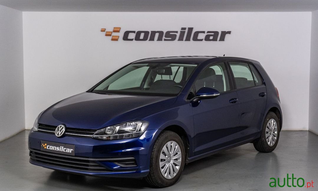 2019' Volkswagen Golf photo #1