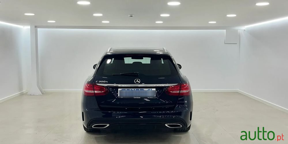 2017' Mercedes-Benz Classe C photo #3