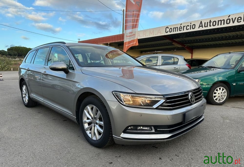 2016' Volkswagen Passat Variant photo #3