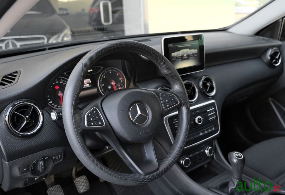 2017' Mercedes-Benz A-160 photo #5