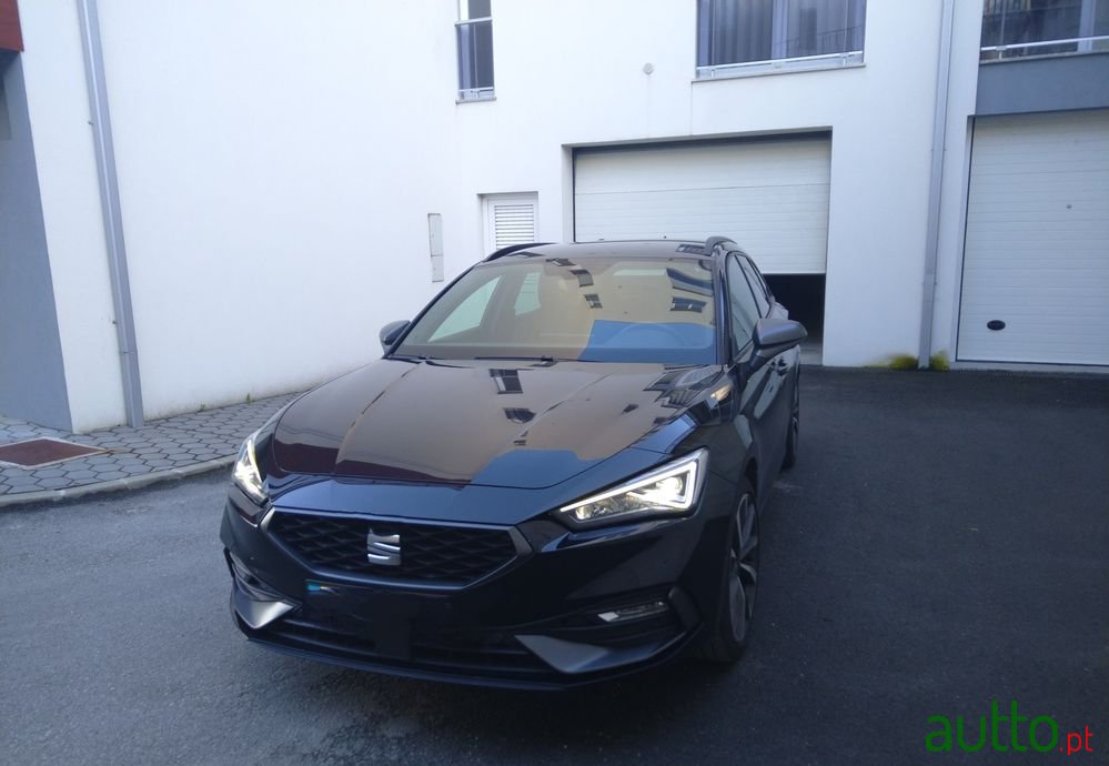 2022' SEAT Leon St photo #3