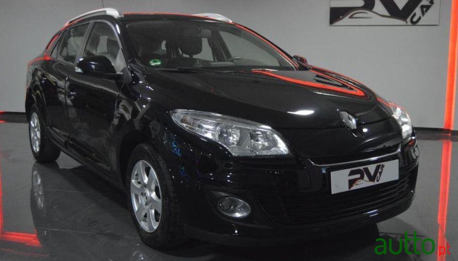 2013' Renault Megane Sport Tourer photo #1