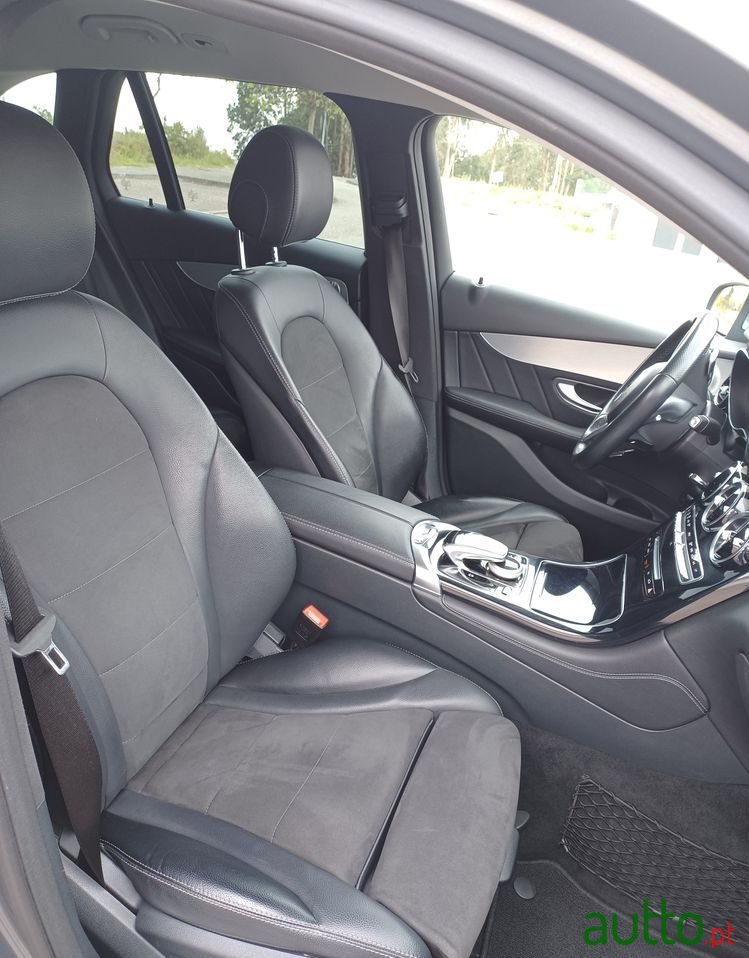 2017' Mercedes-Benz GLC 250 photo #3