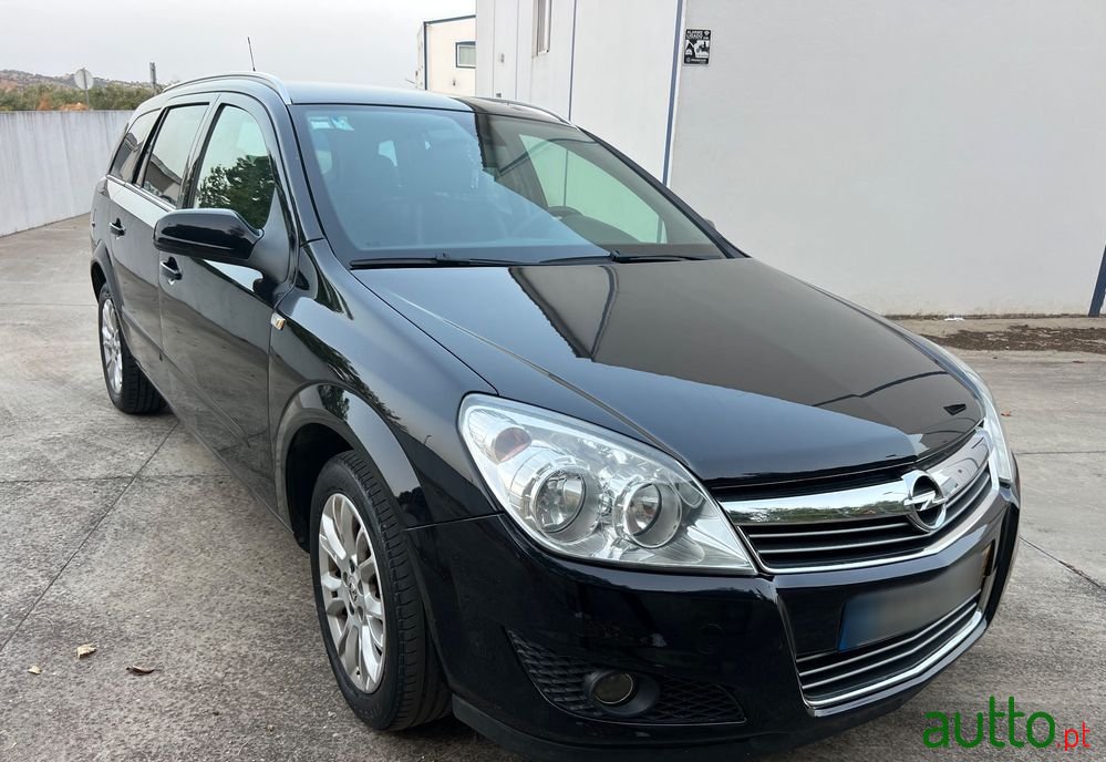 2008' Opel Astra 1.4 Cosmo photo #1