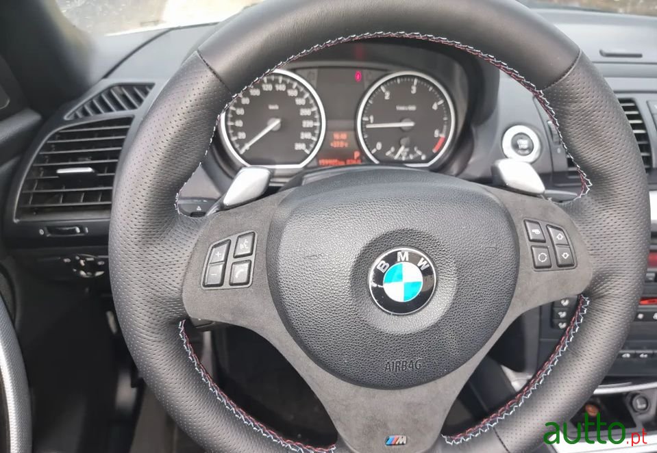 2009' BMW 123 photo #3