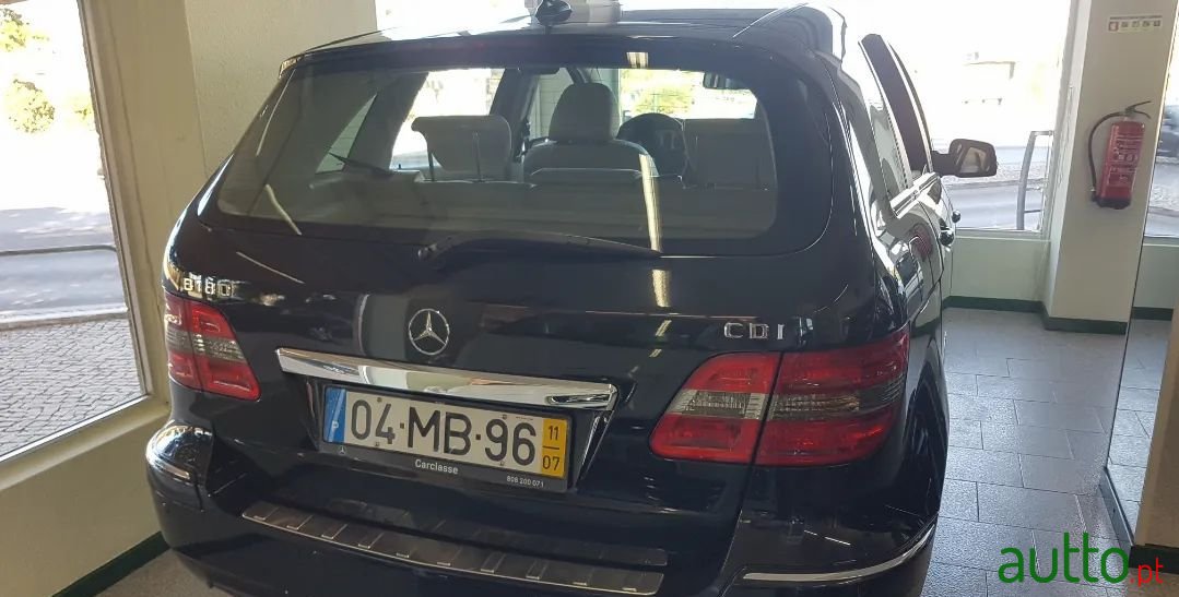 2011' Mercedes-Benz B-180 photo #6