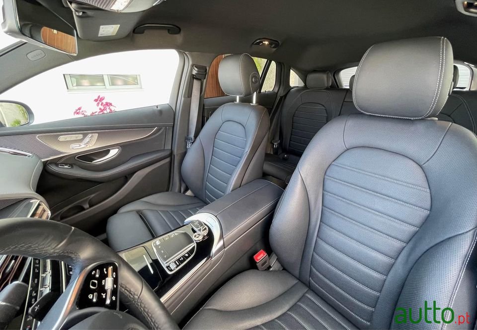 2009' Mercedes-Benz EQC photo #4