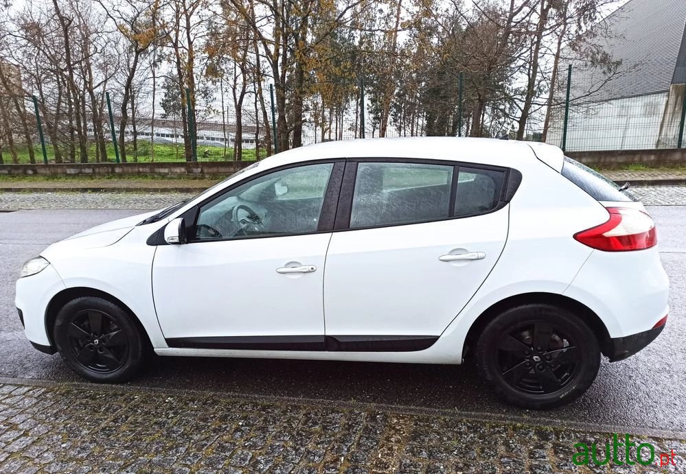 2013' Renault Megane photo #3