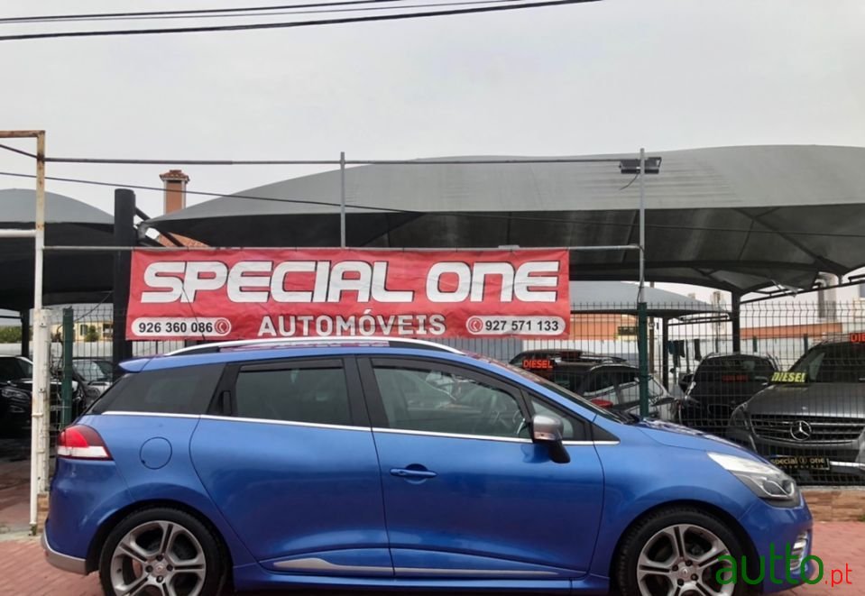 2014' Renault Clio Sport Tourer photo #2