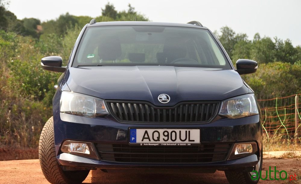 2018' Skoda Fabia Break photo #2