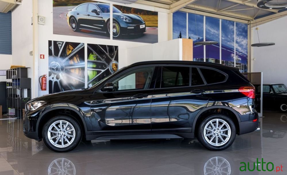 2020' BMW X1 16 D Sdrive Auto photo #2