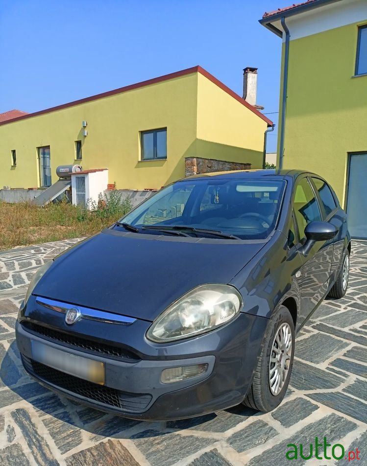 2011' Fiat Punto Evo 1.3 M-Jet Dynamic photo #1