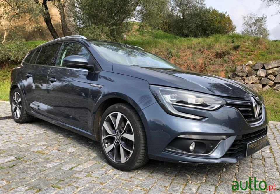 2017' Renault Megane Sport Tourer photo #4