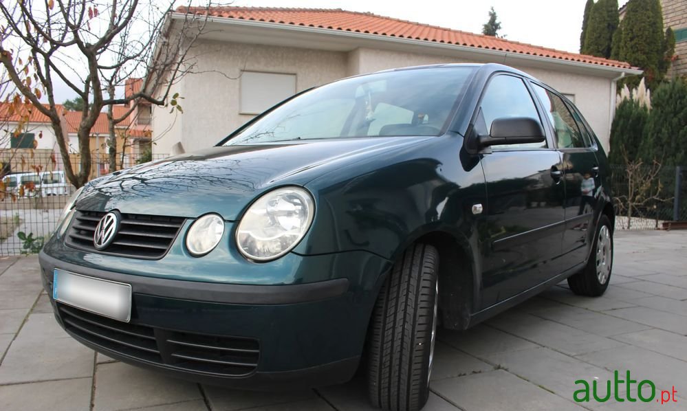 2002' Volkswagen Polo photo #2