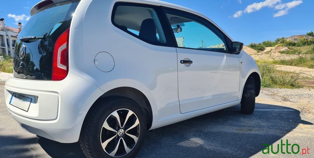 2016' Volkswagen Up! photo #3