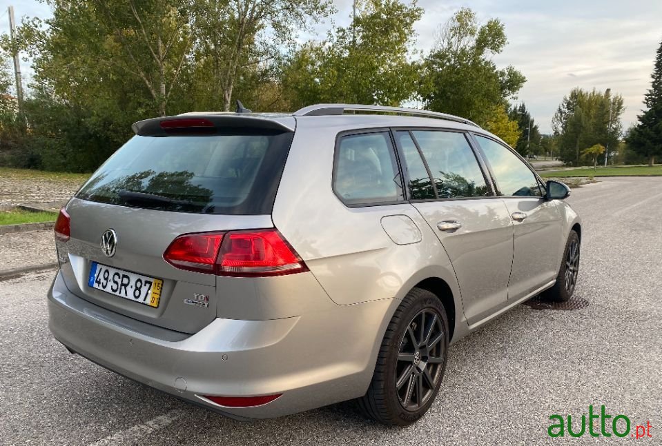 2015' Volkswagen Golf Variant photo #5