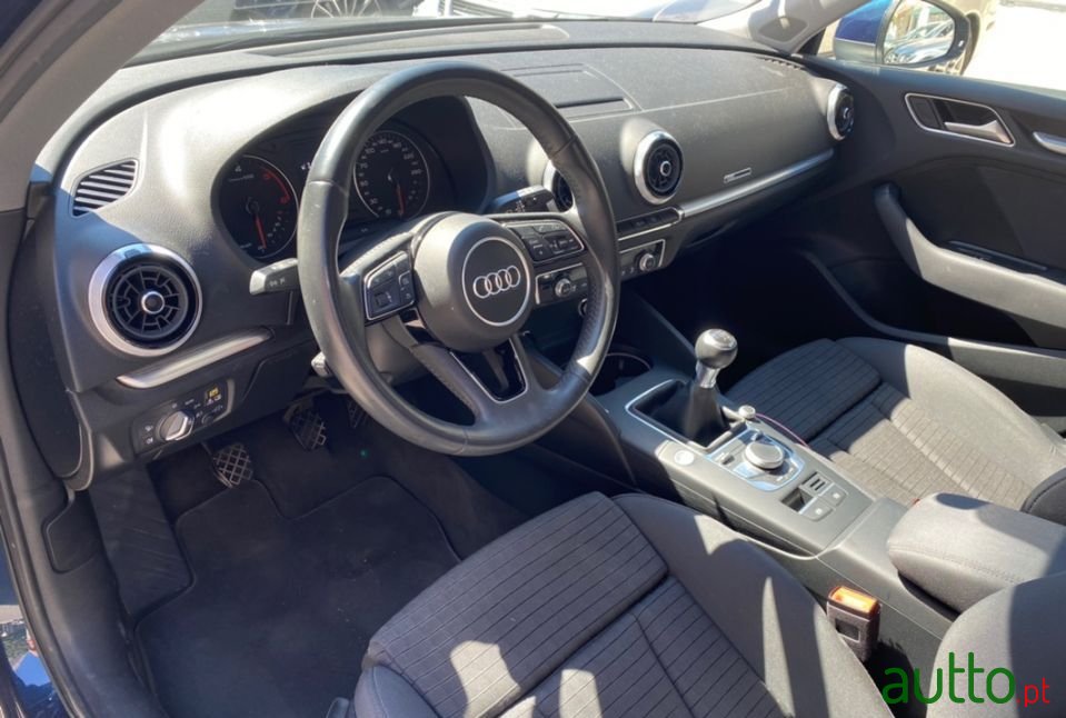 2018' Audi A3 Sportback photo #5