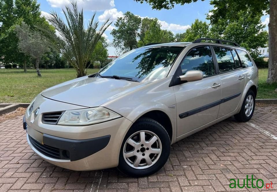 2006' Renault Megane Break photo #1