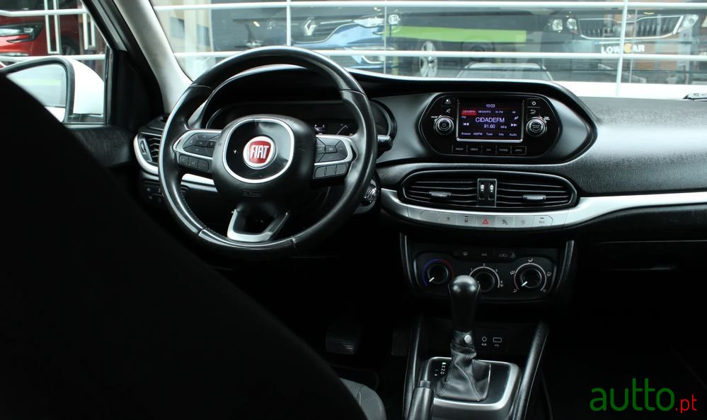 2018' Fiat Tipo Station Wagon photo #4