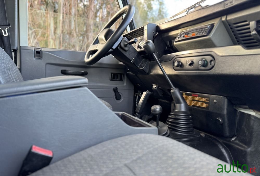 1998' Land Rover Defender 90 2.5 Tdi Metal Top photo #5