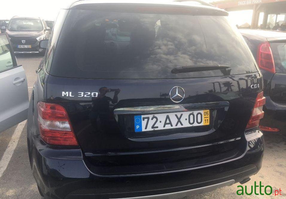 2005' Mercedes-Benz Ml-320 Cdi photo #1