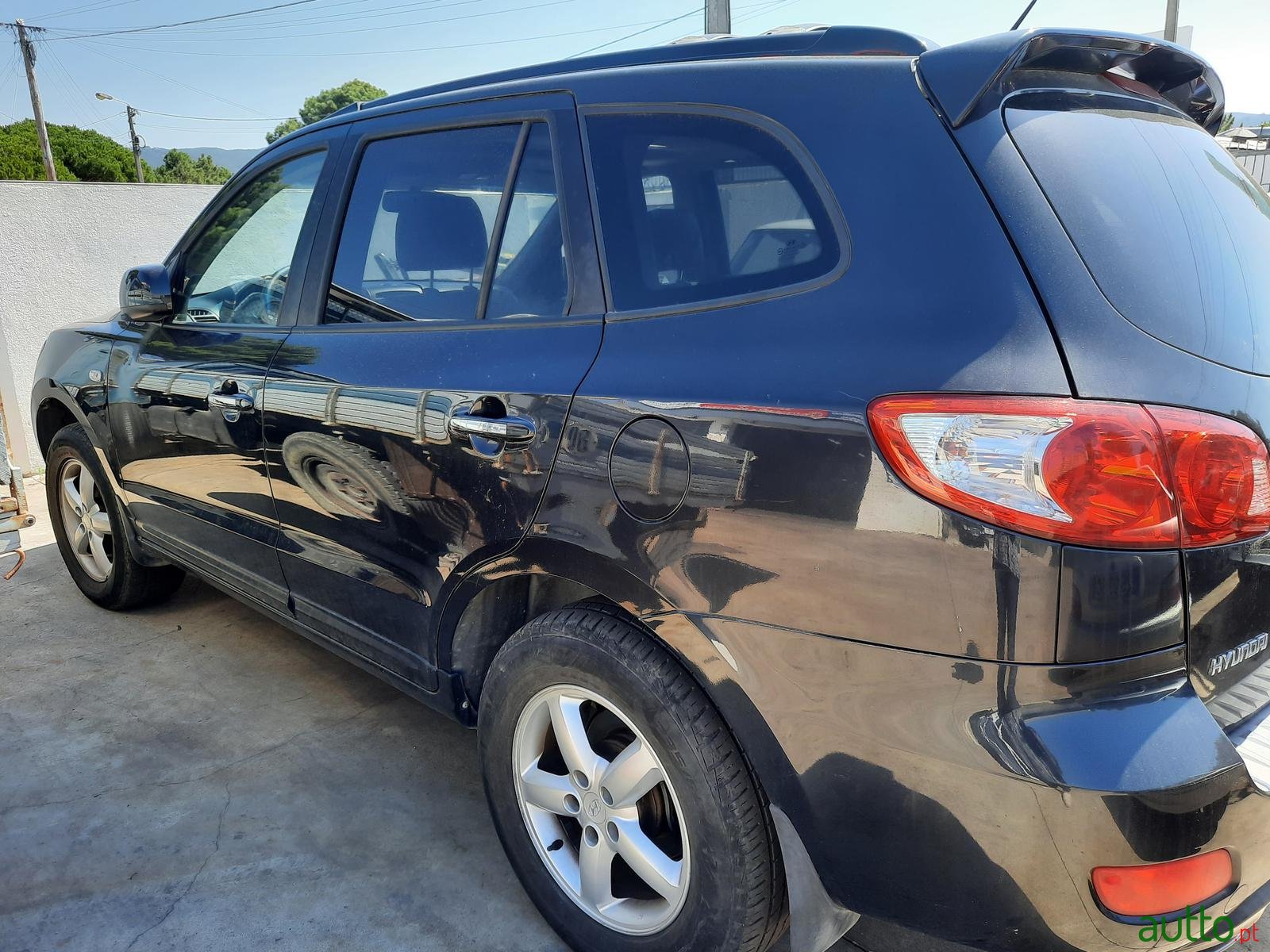 2009' Hyundai Santa Fe photo #1