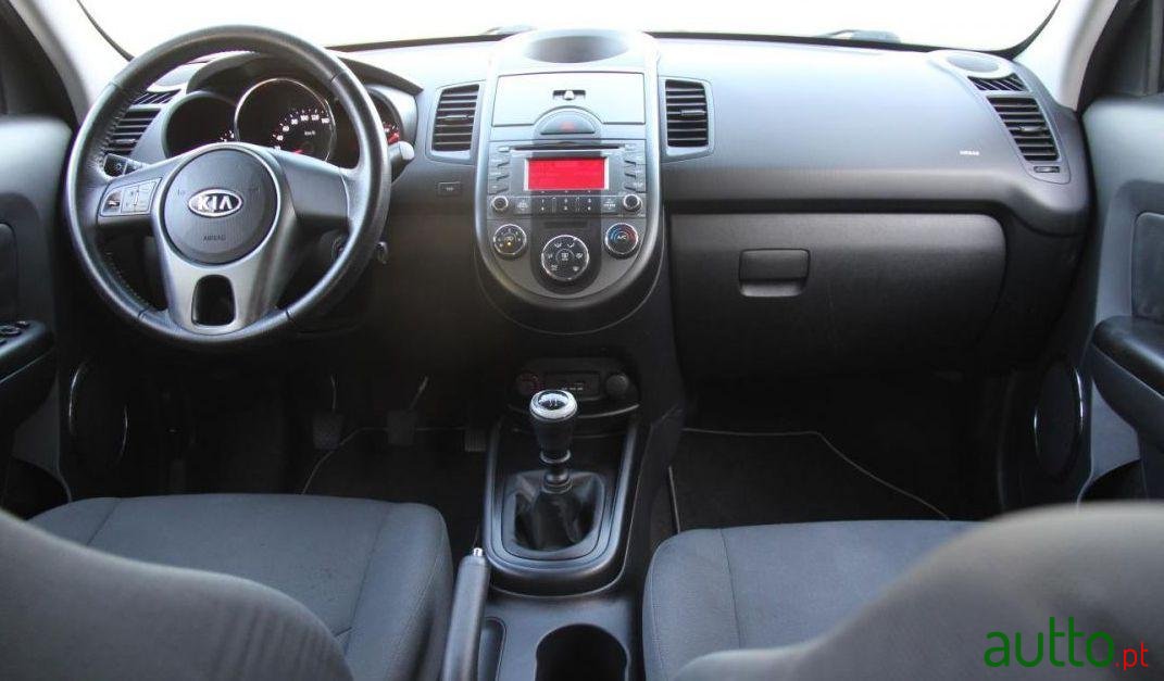 2010' Kia Soul photo #4
